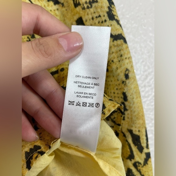 FRAME Off The Shoulder Billow Yellow Top in Python Multi Print Women’s XS Chic - Picture 10 of 14